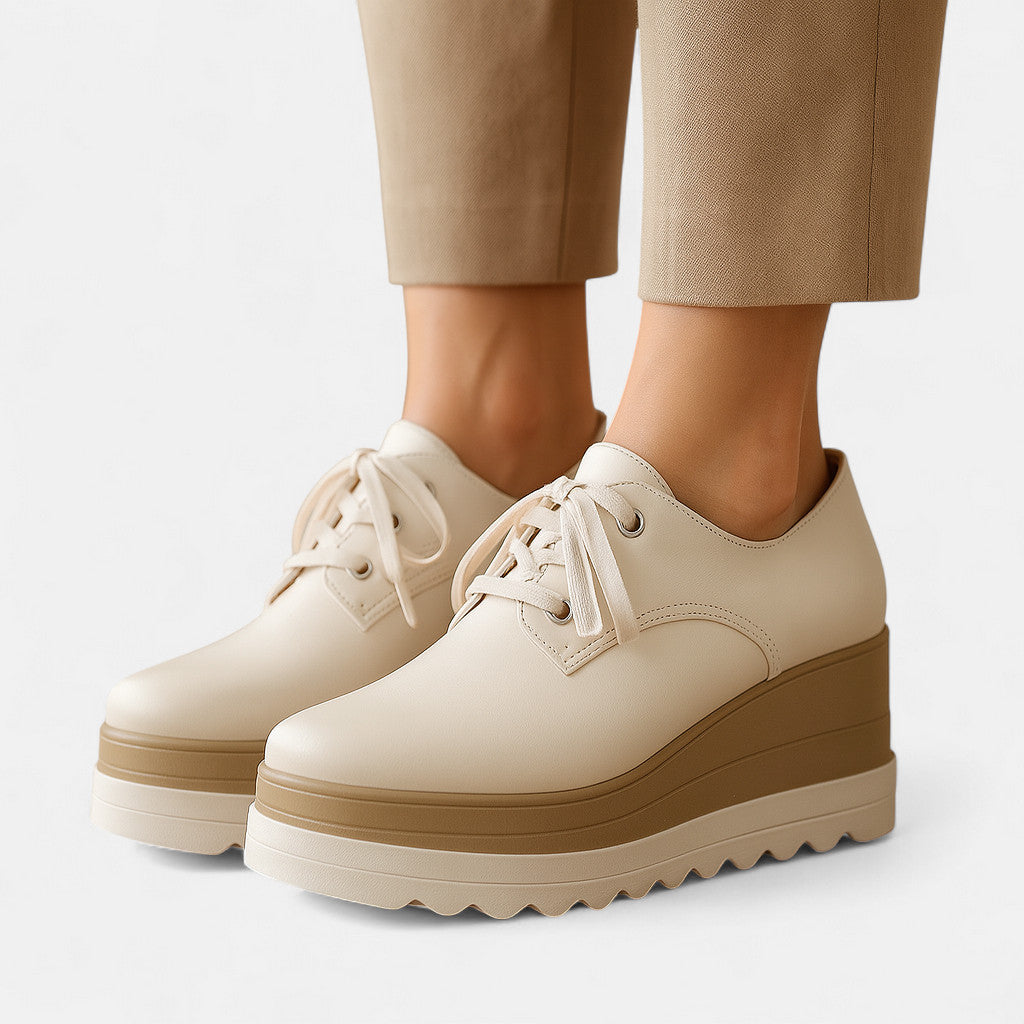 Women's black platform derby shoes with square toe and lace-up