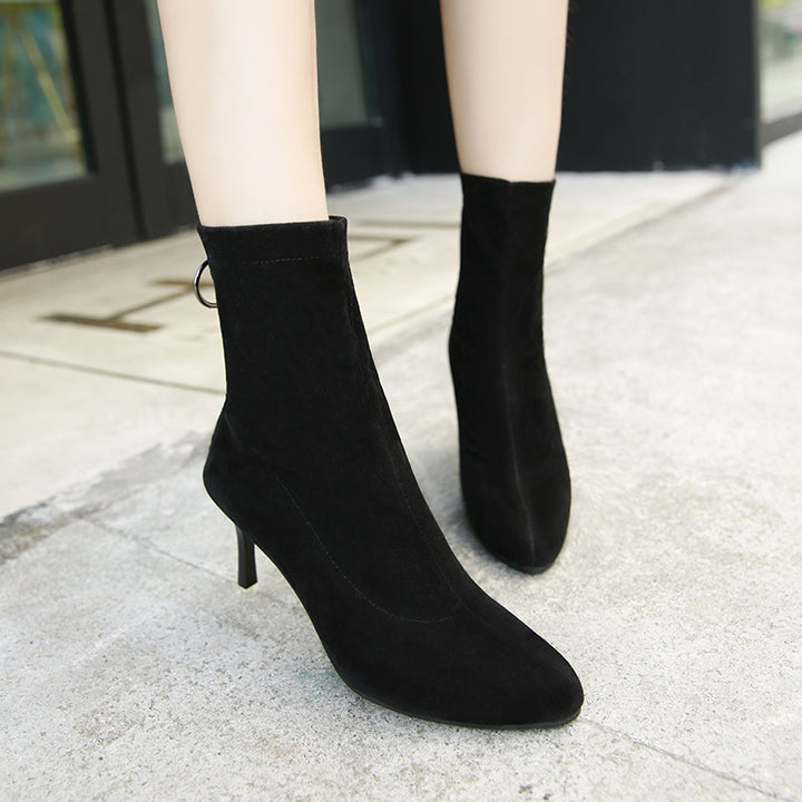 Black women's ankle boots with fine heel and platform