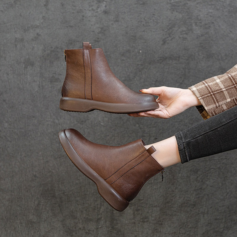 Women's flat fleece lined ankle boots in black