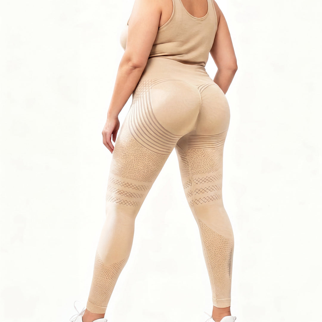 Woman wearing sculpting anti-cellulite leggings in black
