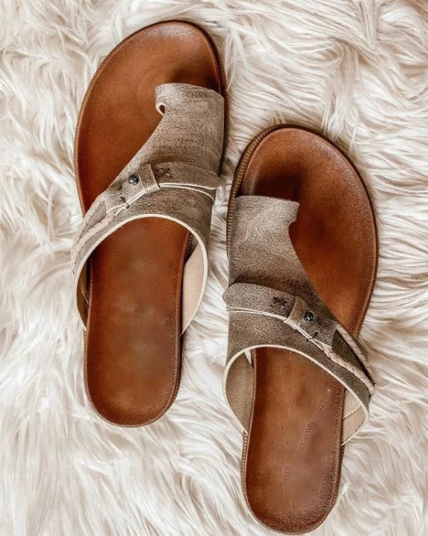 Petra | Women's Leather Toe Ring Flat Sandals Carol & Margaret Wilmington
