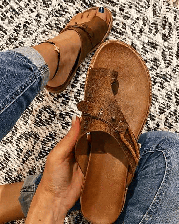 Petra | Women's Leather Toe Ring Flat Sandals Carol & Margaret Wilmington