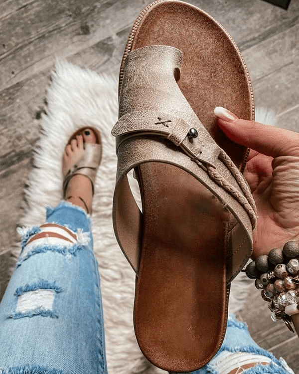 Petra | Women's Leather Toe Ring Flat Sandals Carol & Margaret Wilmington