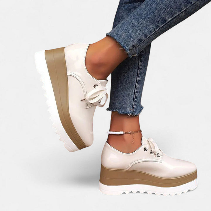Women's black platform derby shoes with square toe and lace-up