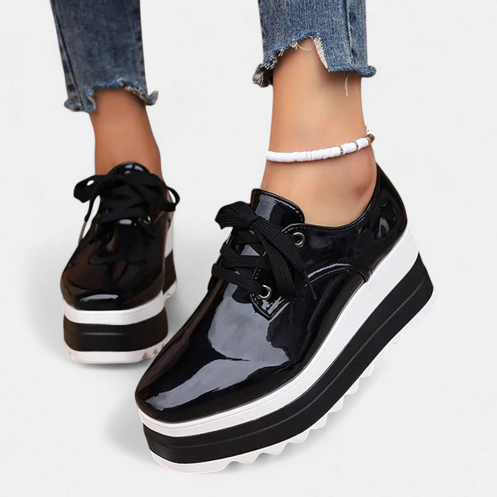Women's black platform derby shoes with square toe and lace-up
