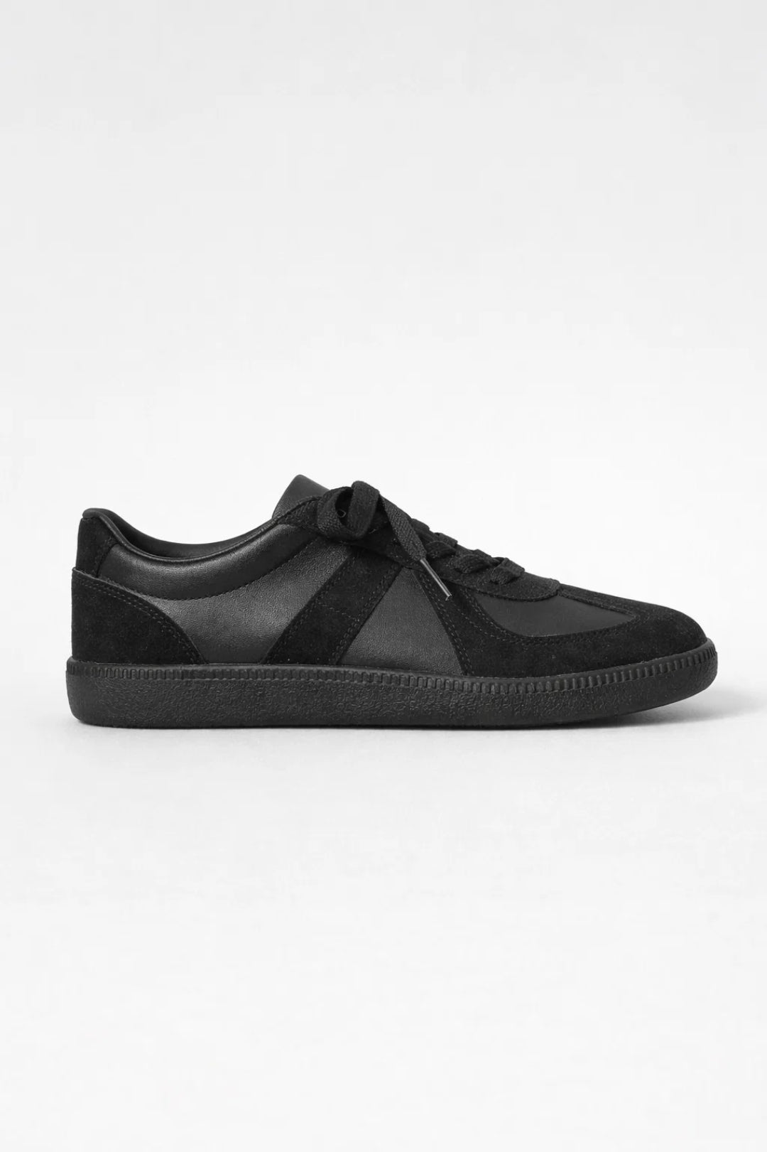 Alyson | Womens Retro Lace Up Gum Sole Casual Sneakers