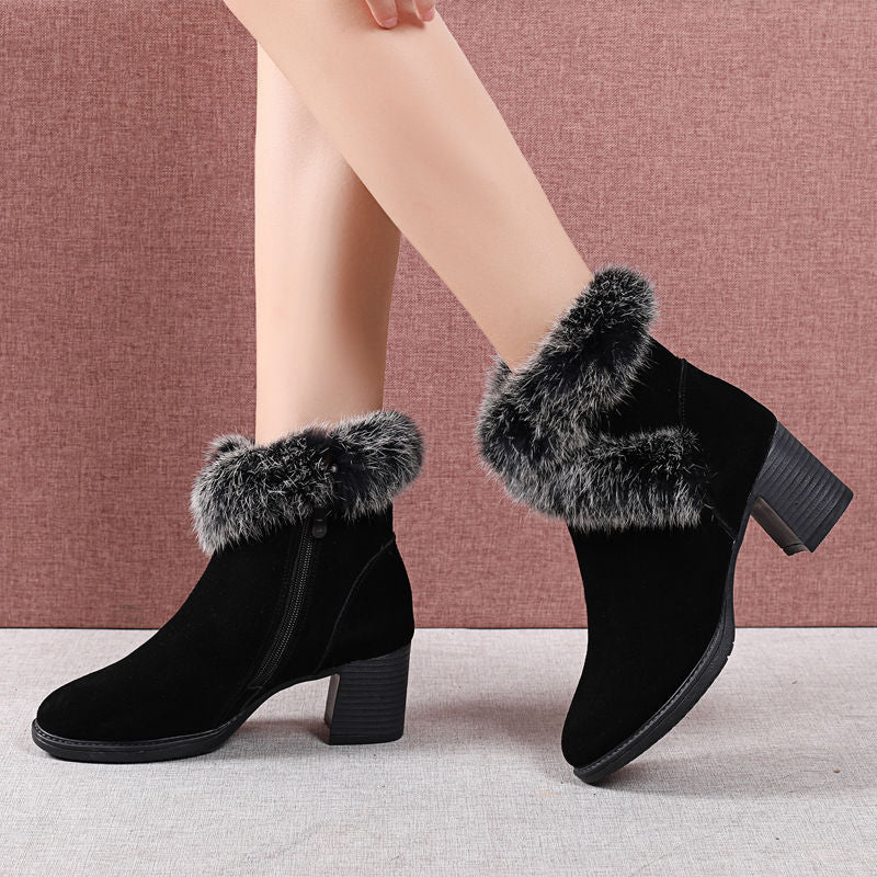 Black women's snow boots with mid heel and plush lining