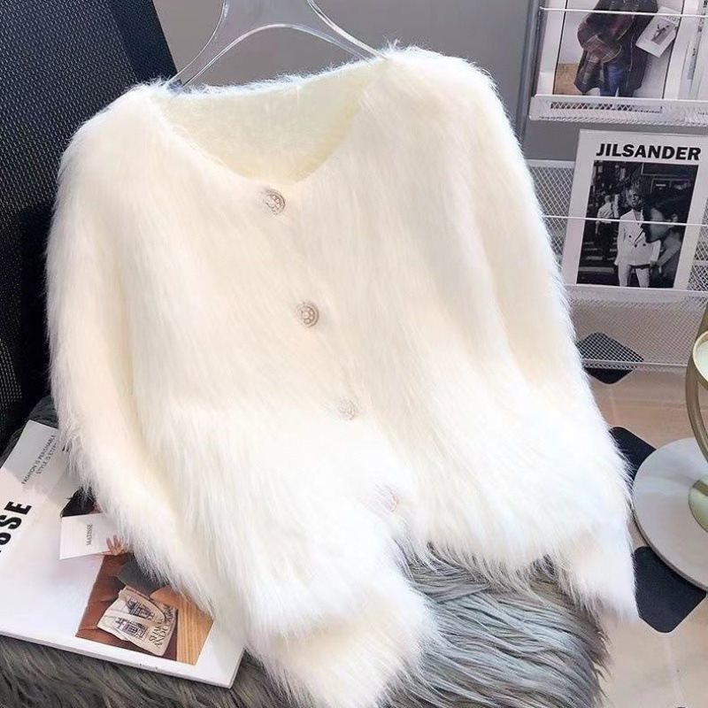 Women's knit cardigan coat with long sleeves