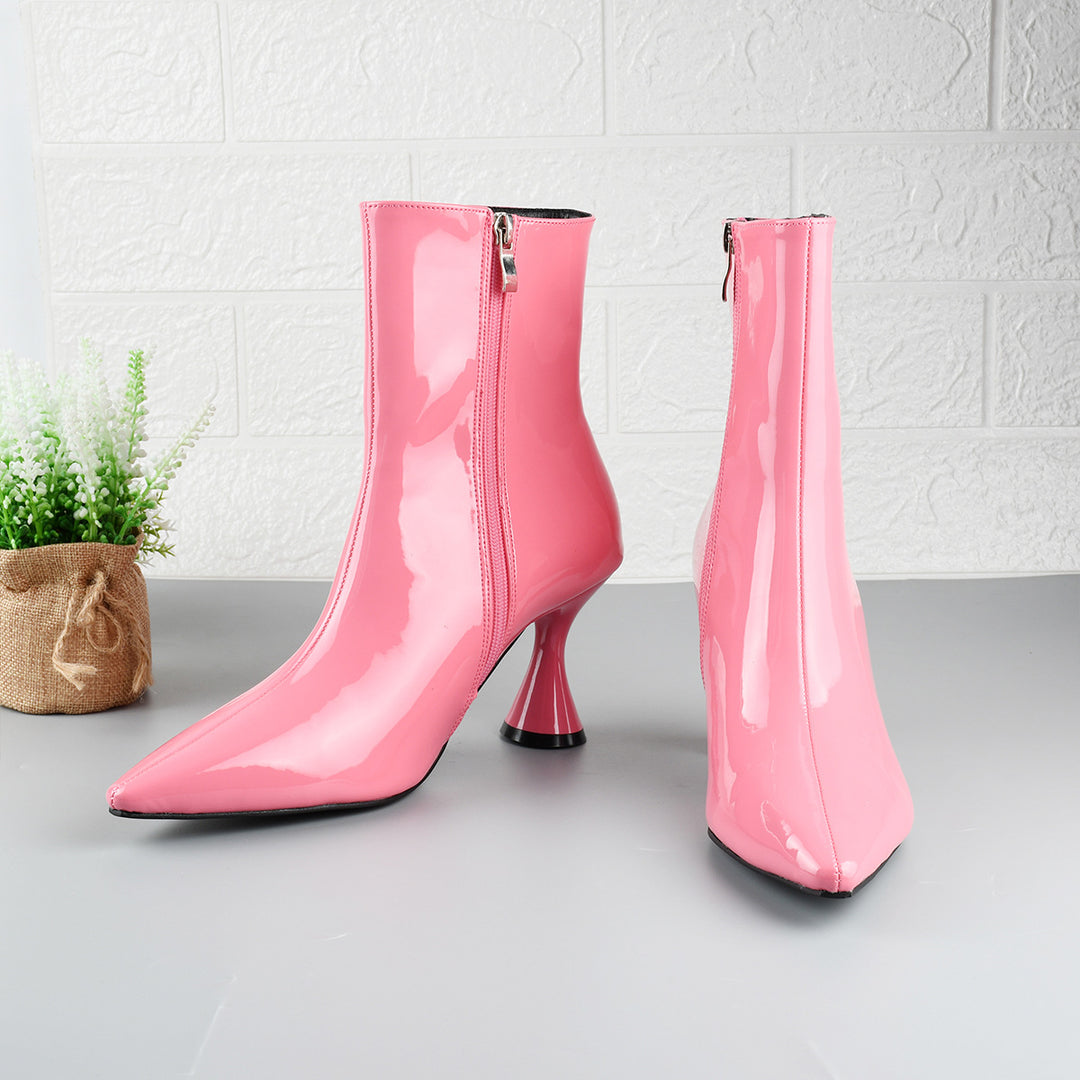 Pointed toe ankle boots with stiletto heel and side zipper