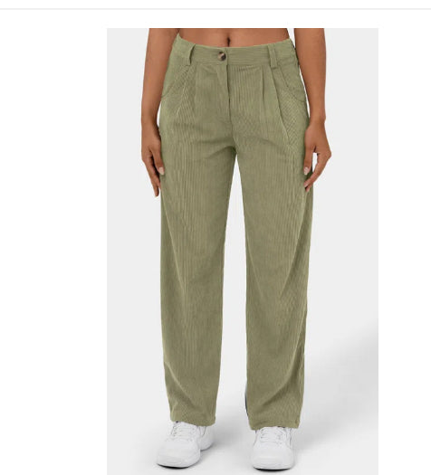 Woman wearing oversized high waist straight pants
