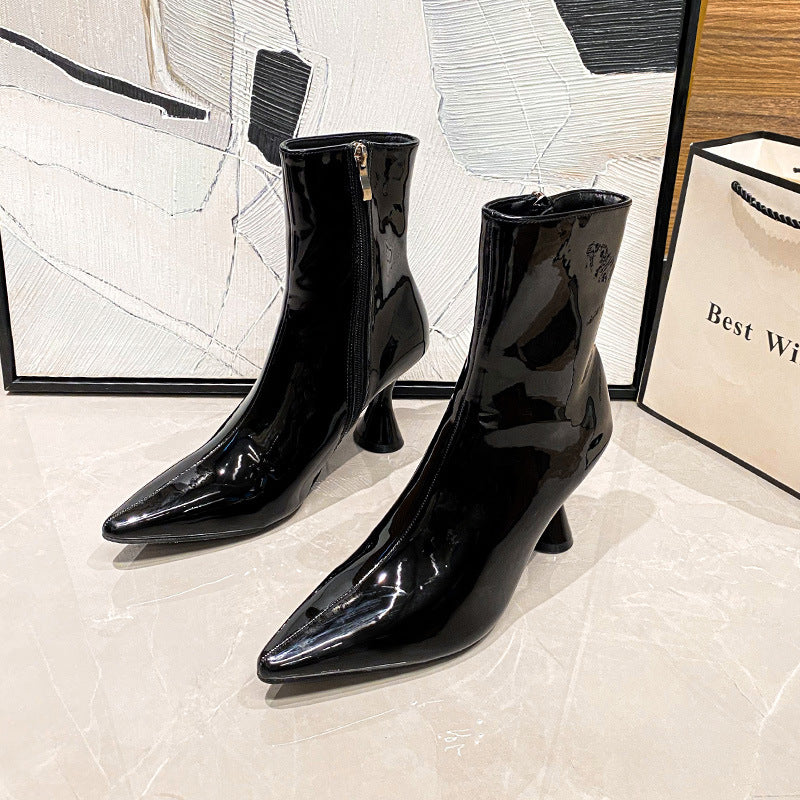 Pointed toe ankle boots with stiletto heel and side zipper