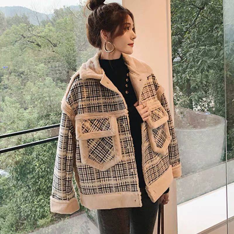 Women's lamb plush coat with polo collar, khaki and pink