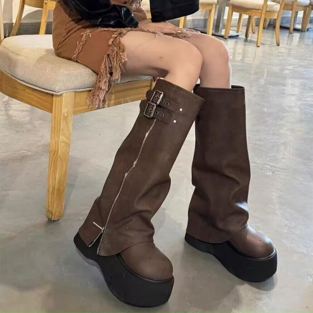 Women's winter boots with mid heel and round toe