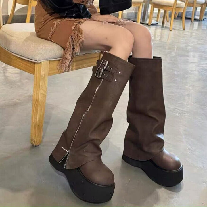 Women's winter boots with mid heel and round toe